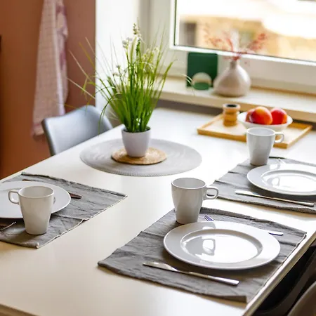 Apartment Suedstadt-oase 1 Komfort Mit 2 Sz Und Balkon